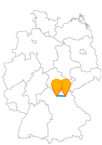 Der Fernbus Bamberg Bayreuth fährt Sie geradewegs zu beeindruckenden Bauwerken und Sehenswürdigkeiten.